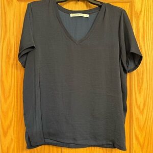 Calvin Klein Jeans Women's navy V-Neck Top satin tee medium